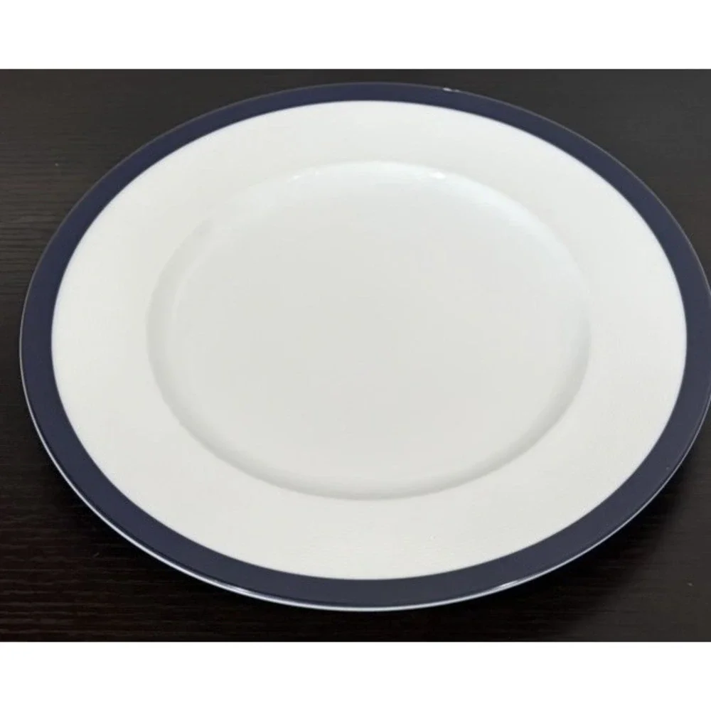 Set of 4 Crate & Barrel Kathleen Wills Dinner Plates White & Blue Rim Japan 11